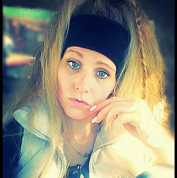 Meet your Posher, Kayyyyyy - Picture 1 of 8